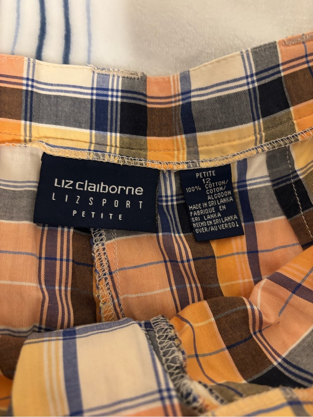 Liz Claiborne Liz Sport Petite 12 Plaid Cotton Shorts Orange Blue Pleated Casual - Picture 2 of 9